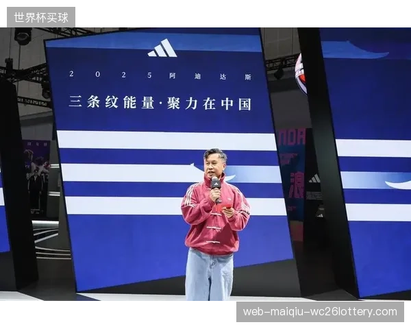 三大运动品牌继续统治国家队装备赞助市场，形成高度集中的竞争格局。